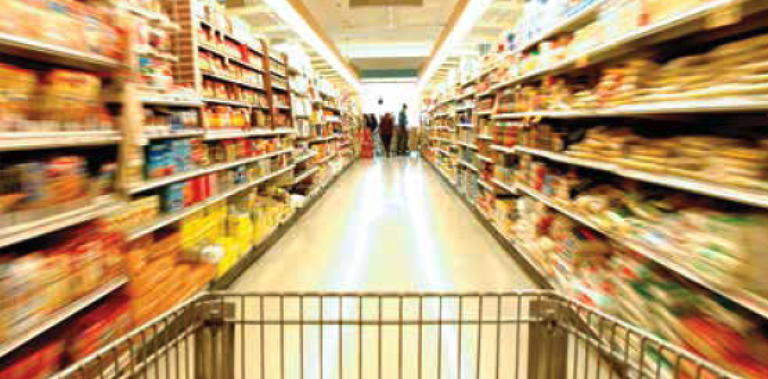 Sicurezza alimentare: corsia di un supermercato