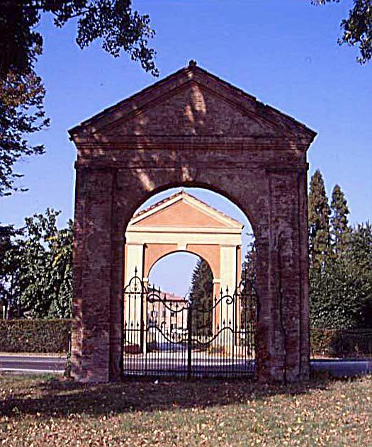 Portoni Rossi
